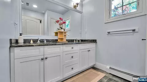 Bath - 26 Devonshire Rd, Cresskill, NJ 07626 photo 3 of 3