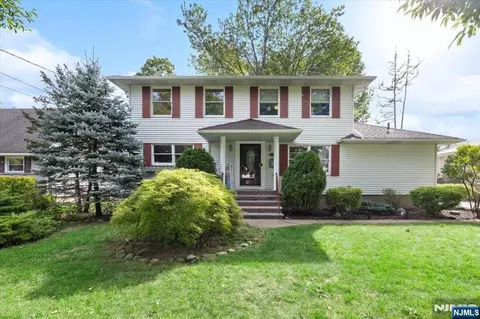 116 Pyle St, Oradell, NJ 07649