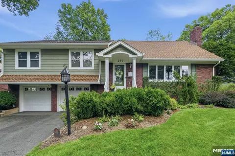 297 Gramercy Pl, Glen Rock, NJ 07452