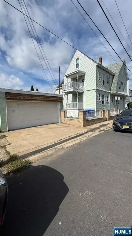 278 18th Ave, Paterson, NJ 07504