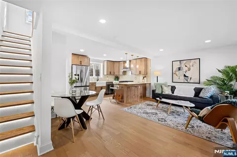 419 2nd St, Jersey City, NJ 07302