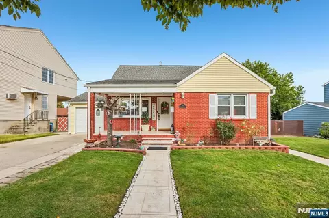 30 Putnam St, Lodi, NJ 07644