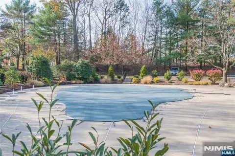 Exterior - 8 Birdseye Cir, Wayne, NJ 07470 photo 6 of 6