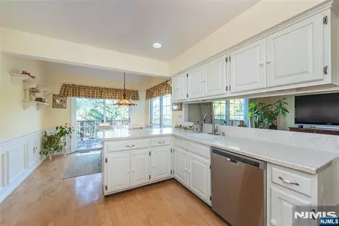 Kitchen - 8 Birdseye Cir, Wayne, NJ 07470 photo 2 of 3