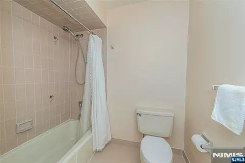 Bath - 8 Birdseye Cir, Wayne, NJ 07470 photo 2 of 4