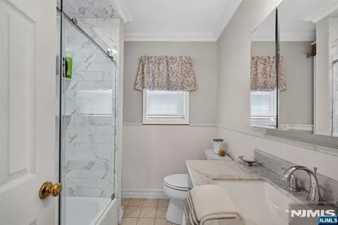 Bath - 410 Chestnut St, Paramus, NJ 07652 photo 4 of 4