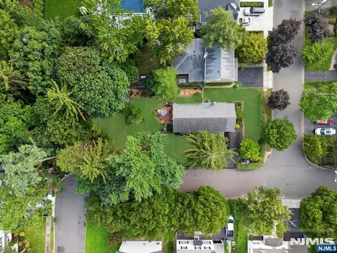 View/Area - 410 Chestnut St, Paramus, NJ 07652 photo 1 of 3