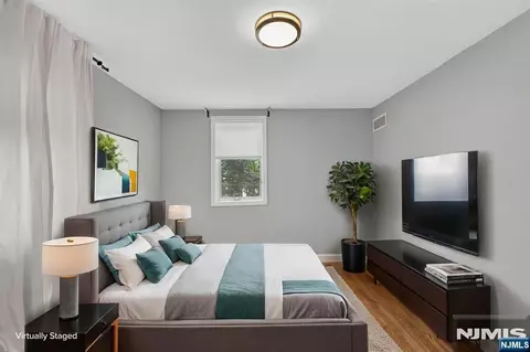 Bedroom - 410 Chestnut St, Paramus, NJ 07652 photo 2 of 6