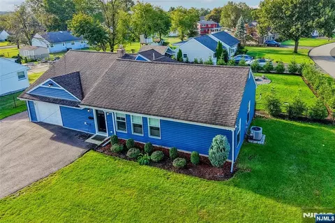 View/Area - 4 Stuart Ln, Wayne, NJ 07470 photo 1 of 7