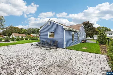 Exterior - 4 Stuart Ln, Wayne, NJ 07470 photo 3 of 6