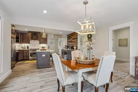 Dining - 4 Stuart Ln, Wayne, NJ 07470 photo 2 of 2