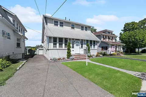 433 Stuyvesant Ave, Lyndhurst, NJ 07071