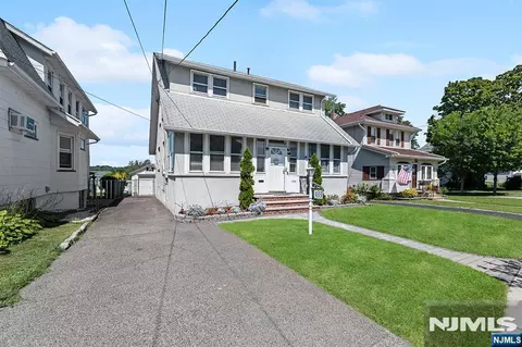 433 Stuyvesant Ave, Lyndhurst, NJ 07071