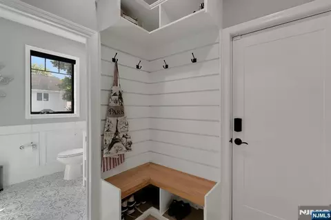 Entry Way - 207 Wilsey Ct, Paramus, NJ 07652 photo 5 of 7