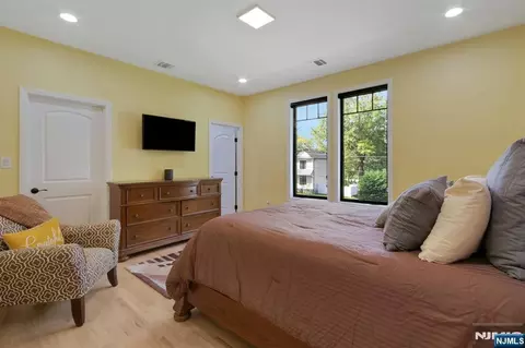 Bedroom - 207 Wilsey Ct, Paramus, NJ 07652 photo 4 of 4