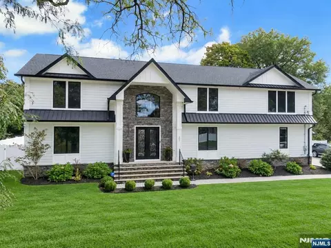 Exterior - 207 Wilsey Ct, Paramus, NJ 07652 photo 2 of 11