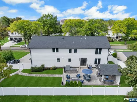 View/Area - 207 Wilsey Ct, Paramus, NJ 07652 photo 1 of 2