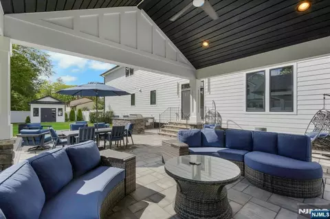 Exterior - 207 Wilsey Ct, Paramus, NJ 07652 photo 10 of 11