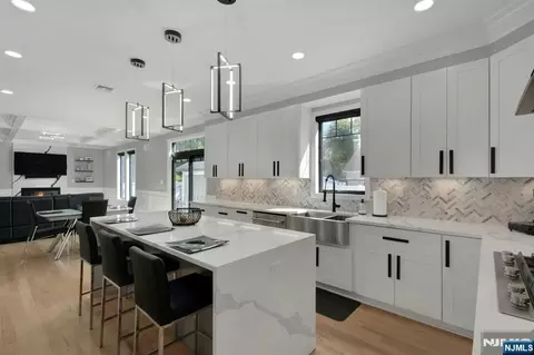 Kitchen - 207 Wilsey Ct, Paramus, NJ 07652 photo 3 of 3