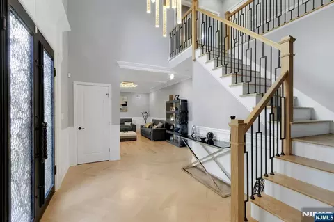 Entry Way - 207 Wilsey Ct, Paramus, NJ 07652 photo 3 of 7