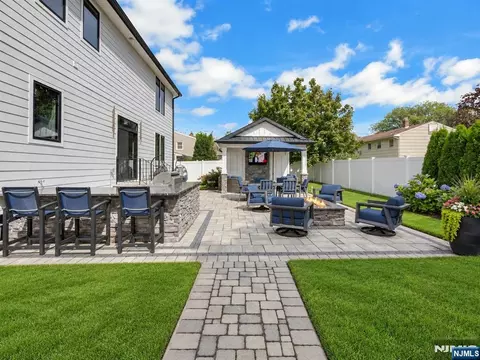 Exterior - 207 Wilsey Ct, Paramus, NJ 07652 photo 8 of 11