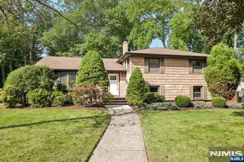 65 Springbrook Rd, Livingston, NJ 07039