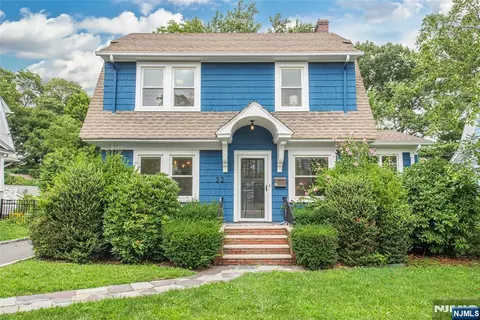 22 Euclid Pl, Montclair, NJ 07042