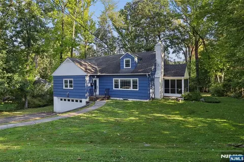 192 Rensselaer Rd, Essex Fells, NJ 07021