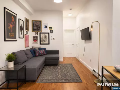 76 Hutton St #3, Jersey City, NJ 07307