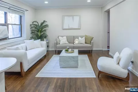 3060 Edwin Ave #2C, Fort Lee, NJ 07024