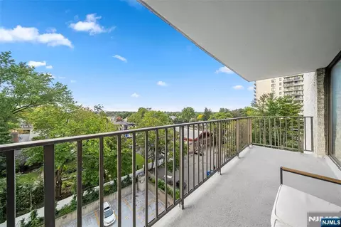 Exterior - 277 Prospect Ave #6B, Hackensack, NJ 07601 photo 2 of 4