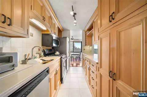 Kitchen - 277 Prospect Ave #6B, Hackensack, NJ 07601 photo 2 of 2