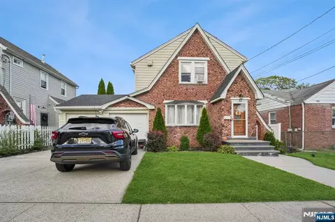 12 Silleck St, Clifton, NJ 07013
