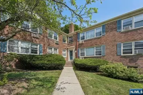 24 Hutton Ave #80, West Orange, NJ 07052