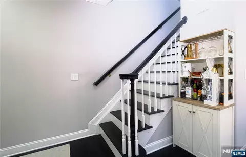 Entry Way - 3 Doris Ln, Wallington, NJ 07057 photo 14 of 15