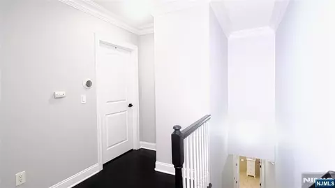 Entry Way - 3 Doris Ln, Wallington, NJ 07057 photo 9 of 15