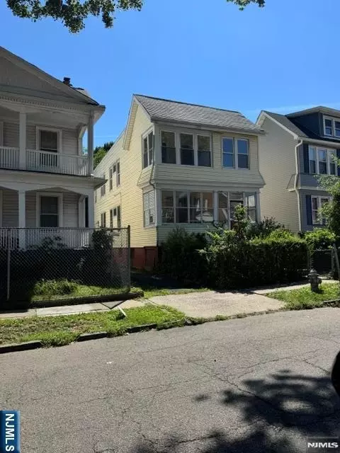 36 20th St, East Orange, NJ 07018