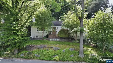 12 Poplar Rd, Demarest, NJ 07627