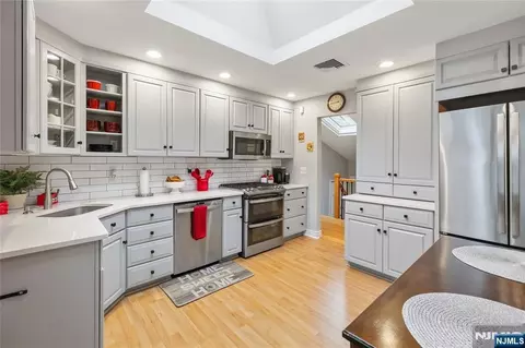 2 Benson Ave, Westwood, NJ 07675