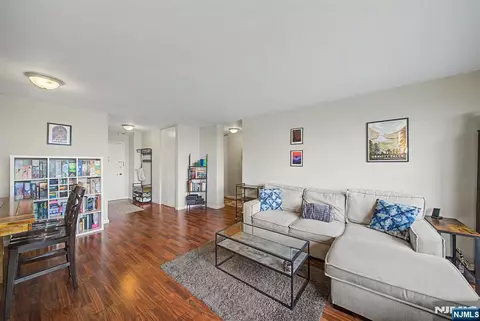 2000 Linwood Ave #12N, Fort Lee, NJ 07024