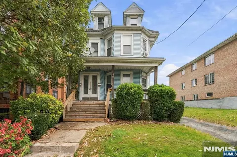 25 Central Blvd, Palisades Park, NJ 07650