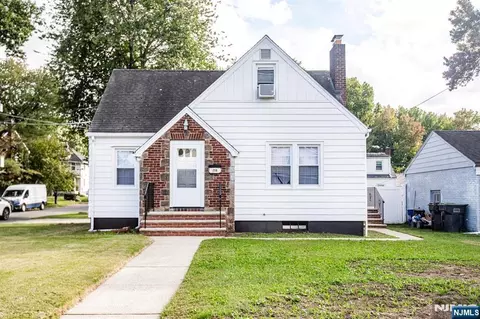 218 Hickory Ave, Bergenfield, NJ 07621