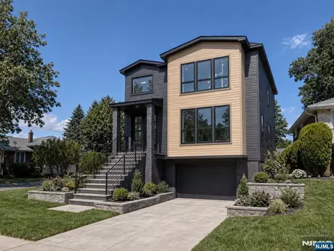 11 Rossett St, Englewood Cliffs, NJ 07632