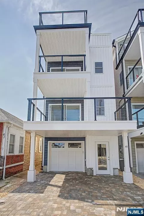 45 Lincoln Ave, Seaside Heights, NJ 08751