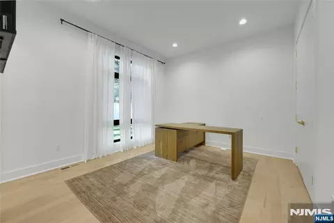 Entry Way - 260 Virginia Ct, Paramus, NJ 07652 photo 4 of 9