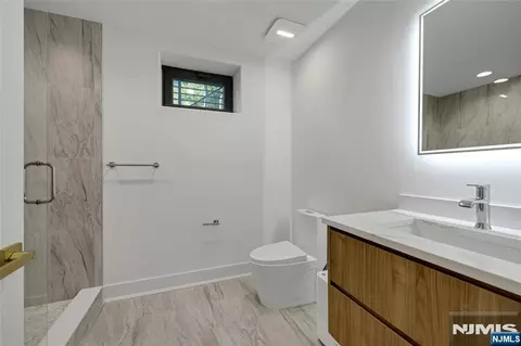 Bath - 260 Virginia Ct, Paramus, NJ 07652 photo 9 of 9