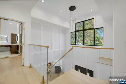 Entry Way - 260 Virginia Ct, Paramus, NJ 07652 photo 7 of 9