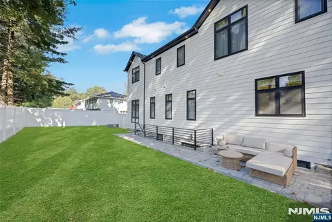 Exterior - 260 Virginia Ct, Paramus, NJ 07652 photo 5 of 5