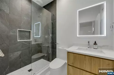 Bath - 260 Virginia Ct, Paramus, NJ 07652 photo 8 of 9