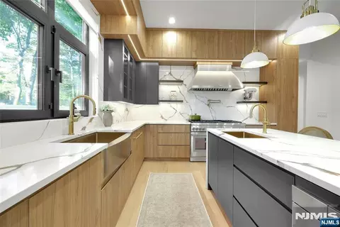 Kitchen - 260 Virginia Ct, Paramus, NJ 07652 photo 2 of 2